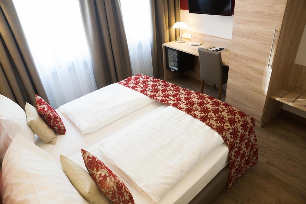 Hotel Loehr Baden-Baden Ruang foto